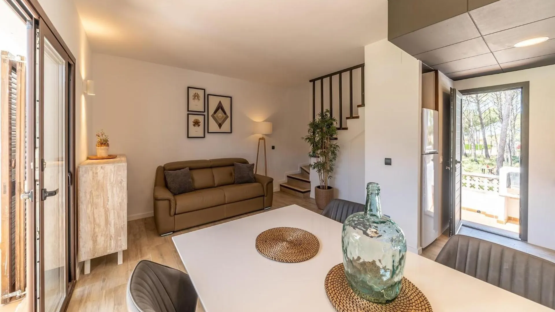 Family-Friendly Beach Villa In Prime Location L' Escala